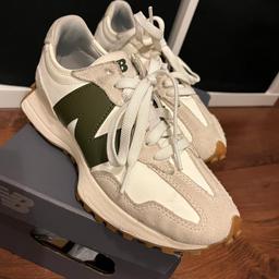 New balance 327 ladies trainers only worn few times in very good condition