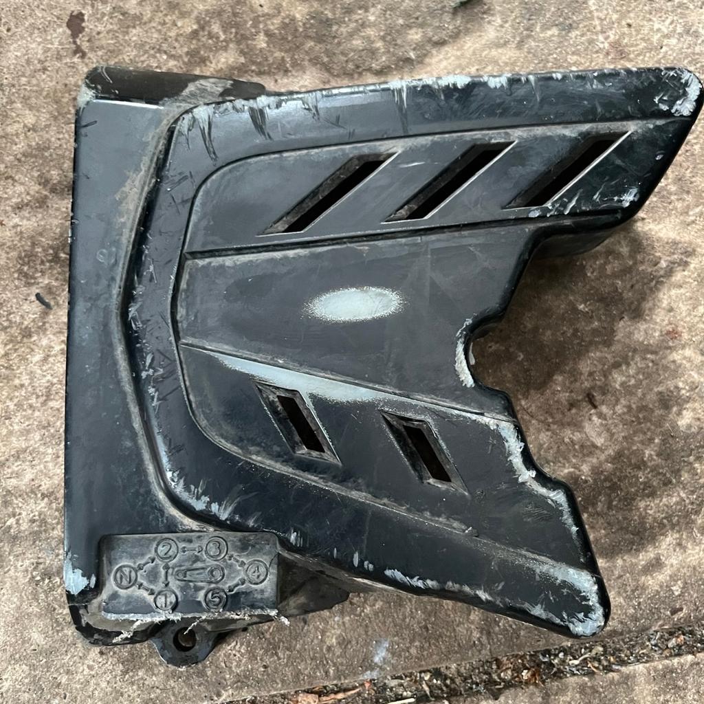 CHAIN COVER
WILL FIT ALL LEXMOTO ADRENALINE SUPERBYKE RMR SINNIS APACHE !

DON’T COME WITH THE BOLTS IS IN OKAY CONDITION .

SET PRICE £10 👍🏽

NO TIME WASTERS !!
NO POSTING !!