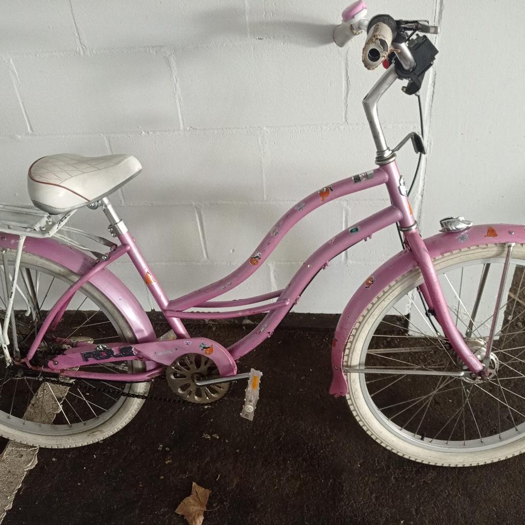 Ladies Dutch bike for sale. good condition. 5 gears.
collection only E9
cash at the collection