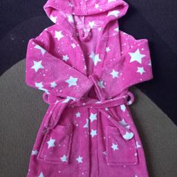 In excellent condition like new as only worn few times
Pink colour
Starry print
2 front pockets
Hooded and belted
Lovely soft fluffy material
Brand Minoti
£7
Smoke free pet free house
Message me for postage enquiries

See my other ads for more items
Thankyou