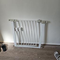 baby gates I no need anymore
everything fine
bit need clean 