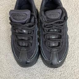 Nike, black trainers, kids, size 10
Good condition