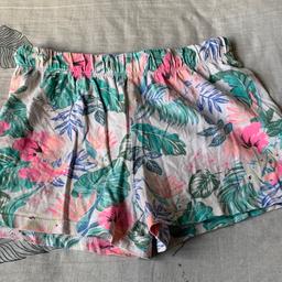 M&S girls shorts, size:7-8years
