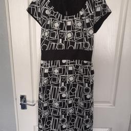 Beautiful dress
Brand new with label attached
Size 14 
Absolute bargain for only £4.00
Collection from L22 area