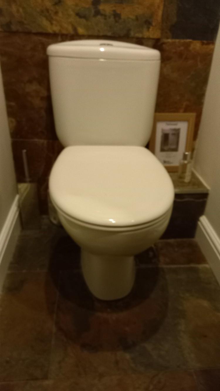 Cloakroom Sanitary Ware in B47 Bromsgrove für gratis zum Verkauf