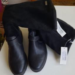 Verkaufe schwarze Stiefeln Gr. 39...Neu und ungetragen
Neupreis 59.95€... NUR ABHOLUNG UND BARZAHLUNG