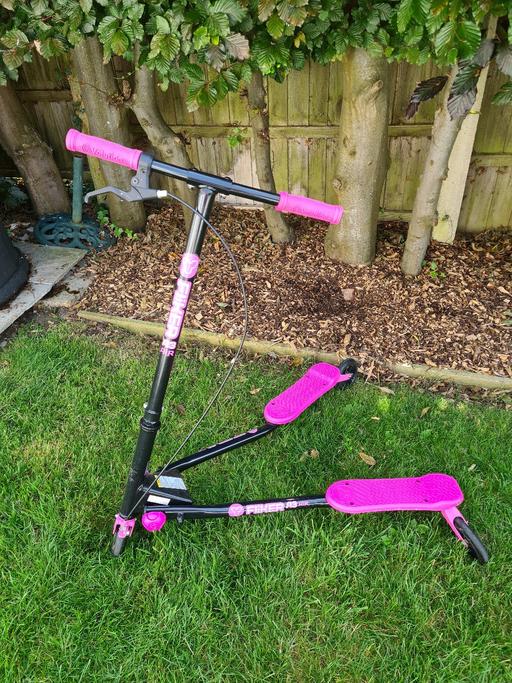 Buy & Sell Wrexham - Wales Marford - Wrexham - Photos for Pink A3 Air Flicker Scooter