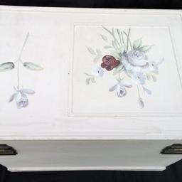 FLORAL WOODEN BLANKET BOX CHEST TRUNK Shabby Chic, French Country House

The French country house style and shabby chic design will add a touch of elegance and character to your space. Made of wood and featuring metal handles, this trunk is not only stylish but also has functional storage space. Slight paint blemish on rear footing.

The trunk measures 46cm in height, 56.5cm in length, and 40cm in width, making it the perfect size for any room. 

The floral pattern and French theme add a touch of charm to the piece, making it a great focal point in your home. This item is perfect for those who appreciate the beauty of vintage and antique furniture.

Local collection preferred from a safe spot, Tesco Express Tulketh Mill PR2 2BT. Protects both seller & buyer.

Full payment by PayPal incl fees.

I don't do bank transfers or Western Union.

Humblest of apologies.