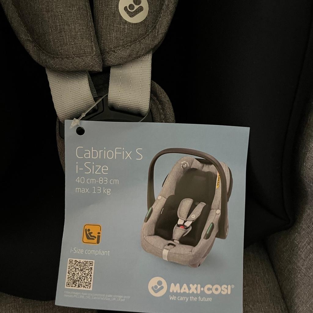 Maxi Cosi CabrioFix i-Size Babyschale/Autoschale, neu / unbenutzt.

Mit nur 3,2 kg kannst du die Maxi Cosi CabrioFix i-Size Autoschale leicht und super einfach von zu Hause zum Auto und wieder zurück tragen.

Die CabrioFix i-Size Babyschale passt zu den meisten Kinderwagen.

Mit den Memory-Entriegelungstasten kannst du sie leicht mit einer Hand vom Kinderwagen lösen.

Da der Bezug waschmaschinenfest ist, kannst du deinen Kindersitz leicht sauber halten.

KOMFORT

Das inbegriffene große Sonnenverdeck sorgt dafür, dass dein Baby vor der Witterung geschützt ist, und schafft eine bessere Atmosphäre für den Schlaf.

Die Einlage für Neugeborene bietet dem Baby zusätzliche Sicherheit und Komfort und die Kopfstütze passt sich immer perfekt an den Kopf des Kindes an.

Bequemer Sitz mit zusätzlicher Polsterung.

Abholung in Vellmar.
Versand 10,49€

Privatverkauf, keine Garantie oder Rücknahme.
