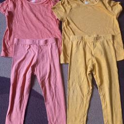 x2 Baby boys/girls outfits
In excellent used condition
Mix match t-shirt and leggings
Orange and mustard colour
Size 18-24
Brand F&F
£8
Smoke free pet free house
Message me for postage enquiries

See my other ads for more items
Thankyou