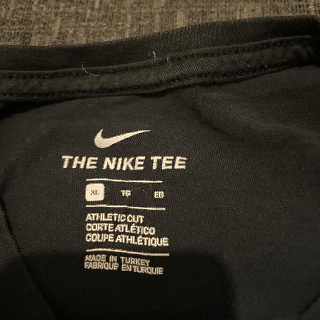 Nike shirt good condition can deliver locally for fuel