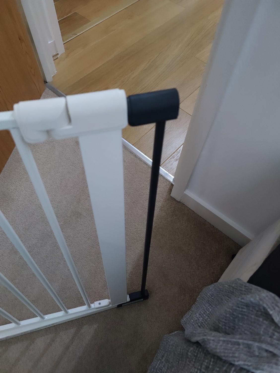 Cuggl Pressure Fit Safety Gate + extension in NW2 Londra for €35.00 for