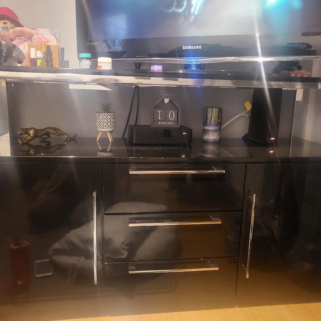 black gloss large TV in B45 Birmingham for £50.00 for sale Shpock