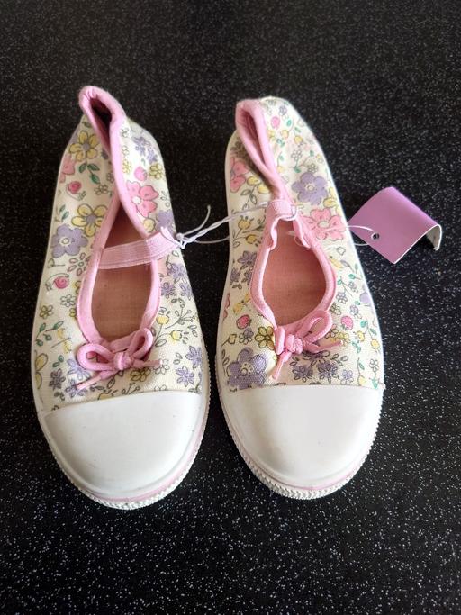 Buy & Sell Leicestershire Charnwood - Photos for Girls floral pumps size 12