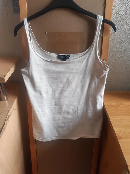 Buy & Sell Central London Charing Cross - Central London - Photos for Dorothy Perkins Scoop Neck Top - Size 8