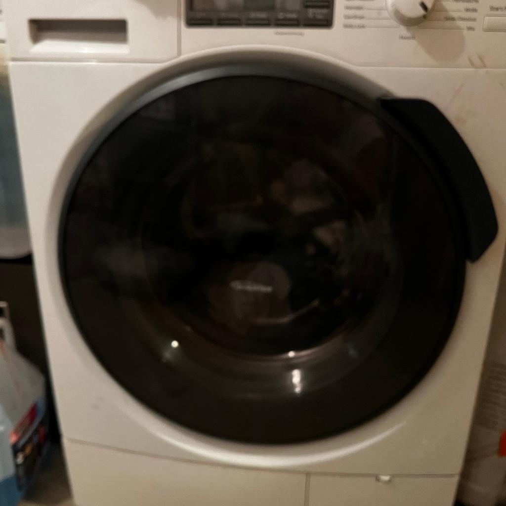 Defekte Waschmaschine an Bastler