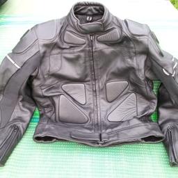 Frank Thomas ladies leather motorbike jacket.  Can be used on scooters and mopeds, as has the protection built in, to the elbows, shoulders and lower back.

Uk16 Eur 42 but stress this might be a tight fit- in my humble opinion size 10 max but let you know beforehand.

No rips or leather scarring.  Be great for someone started off, especially with winter looming.  Frank Thomas; a name you can trust for quality.

Any low offers will be ignored.

Local collection preferred from a safe spot.