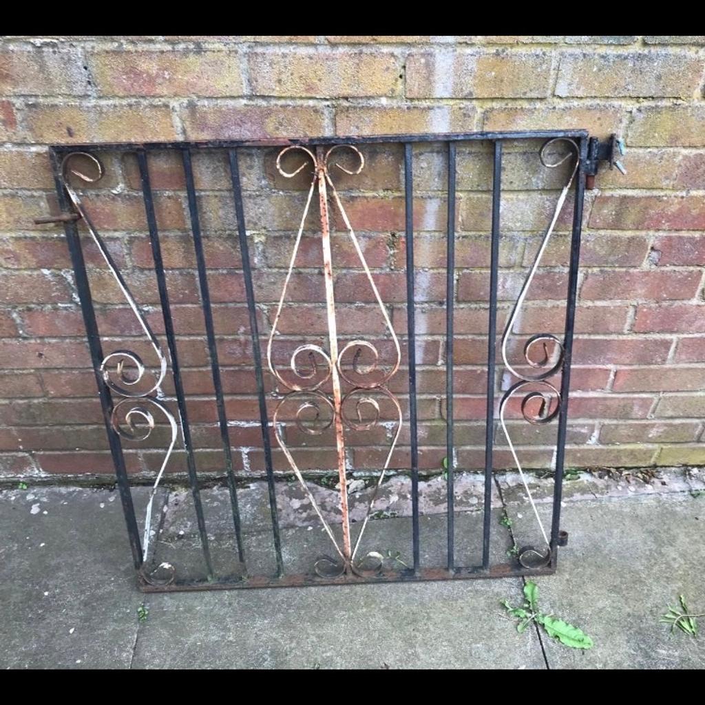 Used wrought iron gate. 87cm x 47cm. Ideal for gardens or driveways.
Collection only please