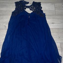 Lovely ladies dress size 12

Worn once

Navy Blue 

LIPSY LONDON

Please check my other items
