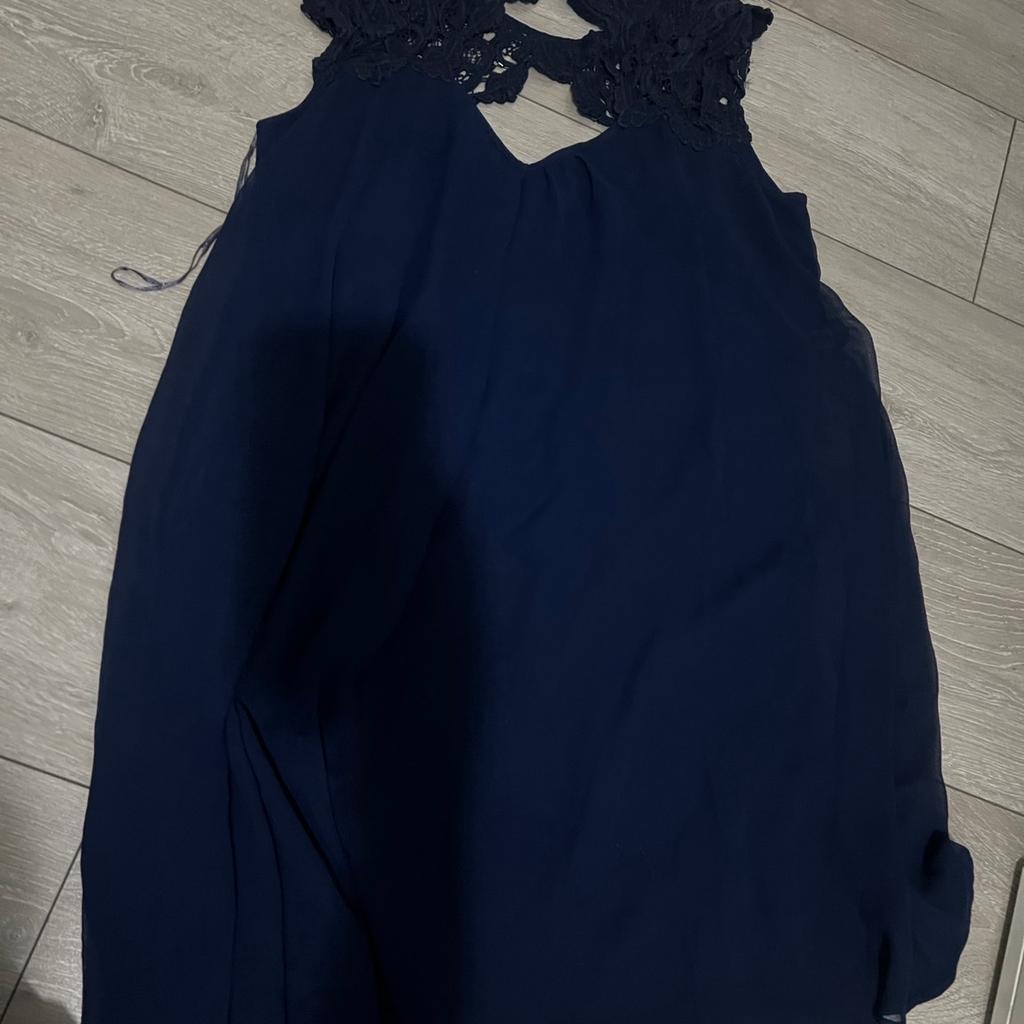 Lovely ladies dress size 12

Worn once

Navy Blue

LIPSY LONDON

Please check my other items