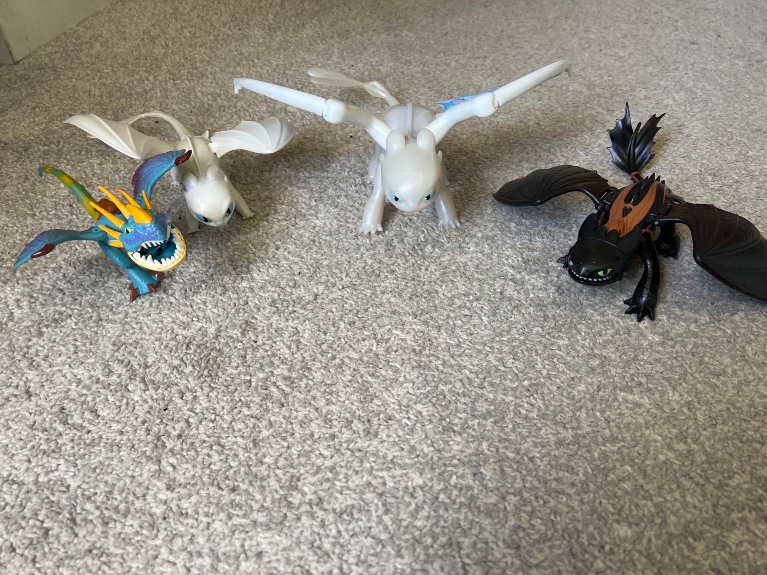 How to train your dragon toys in ST2-Trent für 10,00 £ zum Verkauf ...