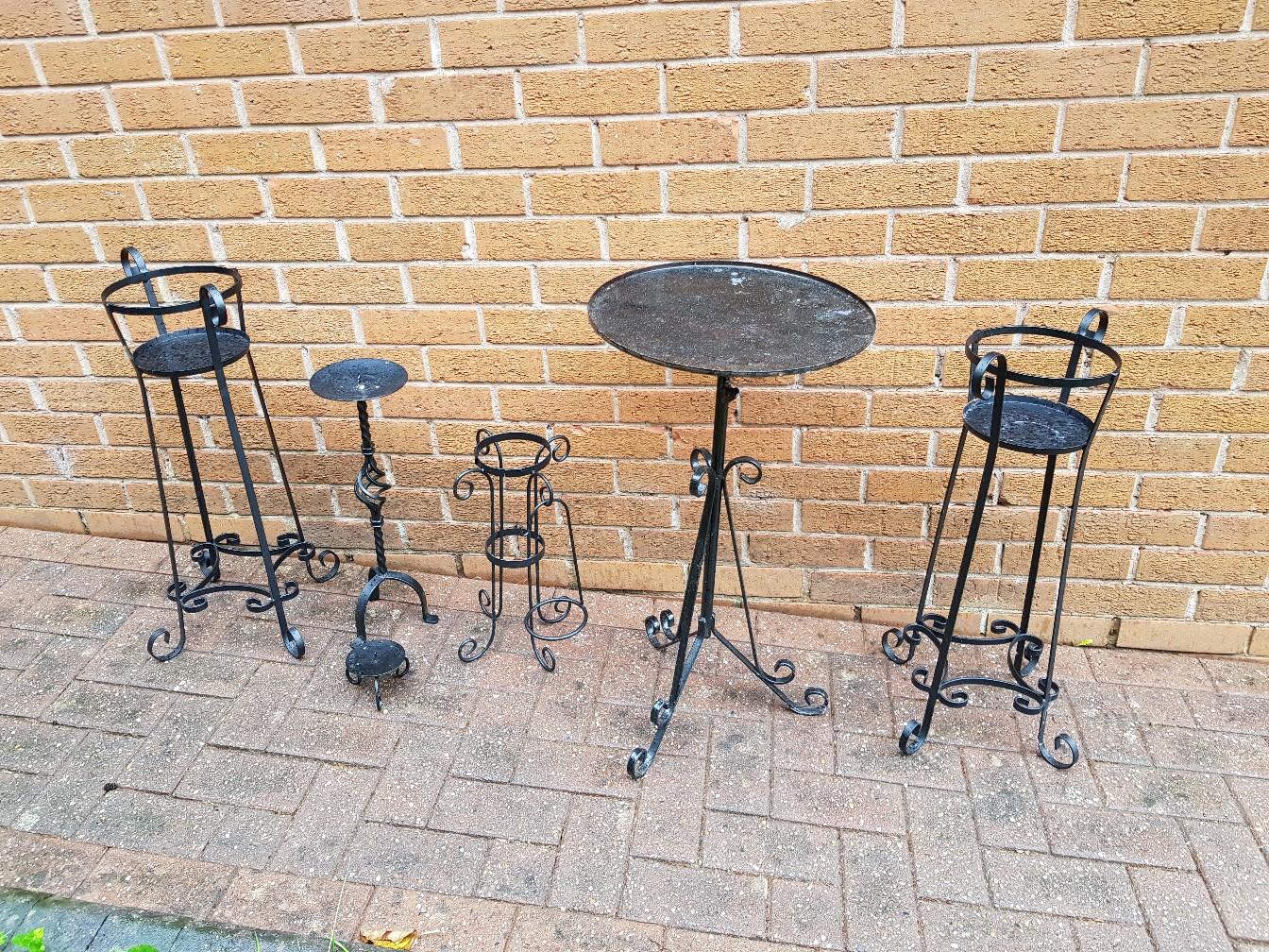 Various cast iron plant stands in B38 Birmingham for £10.00 for sale ...