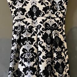 Size 8 Ladies Beautiful BNWT Want That Trend Black/White Sweetheart Neckline, Lace Hem, Full Back, No Fastenings Special Occasion Day/Evening Skater Fashion Dress Velvet Feel £7.99….Strood Collection or Post A/E….💕

Check out my other items..💕

Message me if wanting multi items save on postage…💕