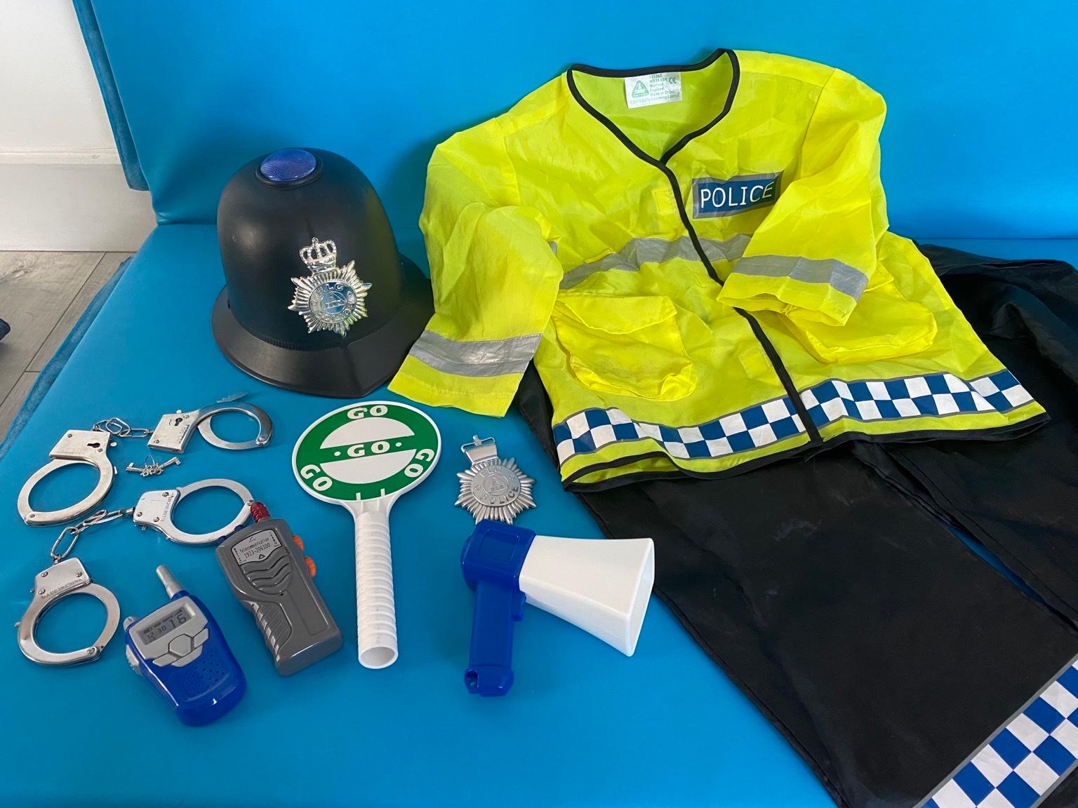 Police dressing up set in B75 Birmingham für 8,00 £ zum Verkauf Shpock DE