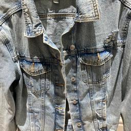 Denim girls Age 14-15 jacket 
Worn once
New Look brand
BB2 collection