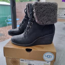 Ugg Ankle boots.
Size 4
Heel 2.5 inches.
Black
Excellent Condition, worn once.
Was £125.
