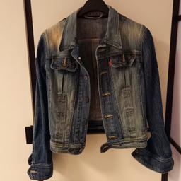 Verkaufe Levi's Jeansjacke in top Zustand Gr. XS
Versand möglich Ö € 5,-
Privatverkauf/kein Umtausch