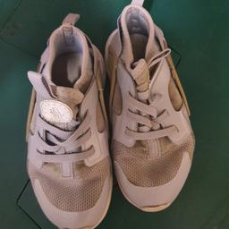 Nike Huarachi Trainers
Good condition
Size 9.5 UK child size
Collection from B26 or delivery available at extra cost