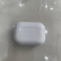 Apple airpod pro case second generation good condition