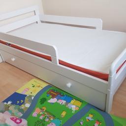 Like new, pristine condition as only used handful of times at an aunties house.

Toddler duvet, duvet set and unused waterproof sheet included.

Collection only SL3. Langley. Berkshire.