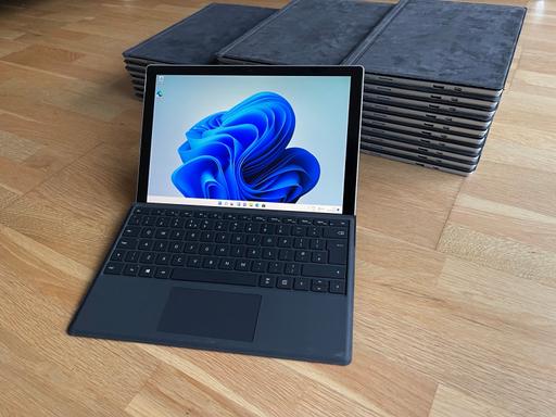 Buy & Sell Brent Wembley - HA9 - Photos for Microsoft Surface pro 5 I5 7th gen