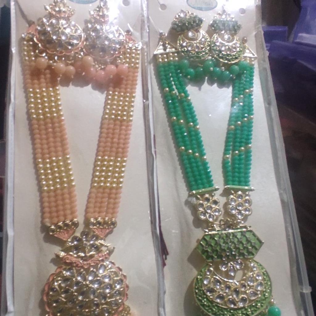 Brand new beautiful long necklace set