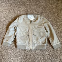 Beautiful beige River Island Bomber Jacket. Age 3-4 years.

In immaculate condition from a smoke free home.

Collection only or may deliver if local to DY4