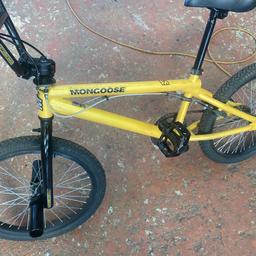 Mongoose Original BMX bike with reinforced 16 millilitres aces , great for tricks and to use on tracks .
