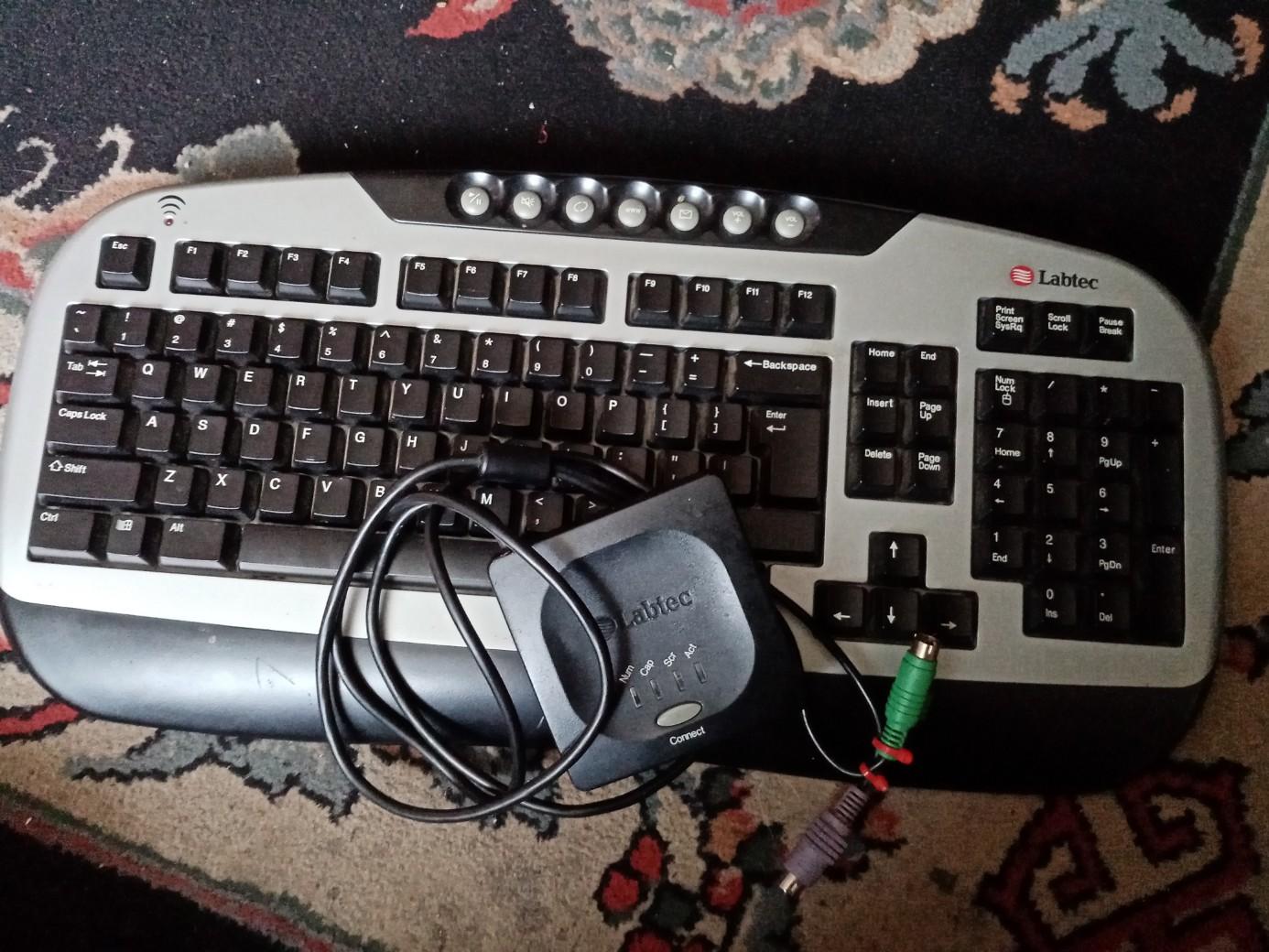 Computer Wireless Keyboard in S9 Sheffield für 5,00 £ zum Verkauf ...