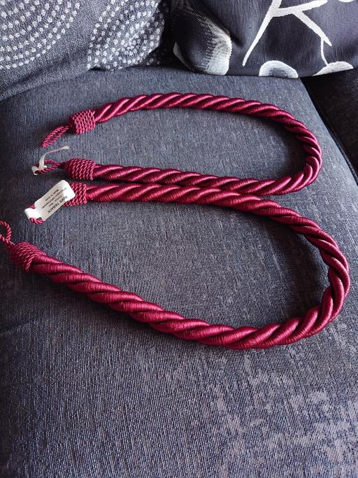 Buy & Sell Leicestershire Charnwood - Photos for 2 red curtain tie backs