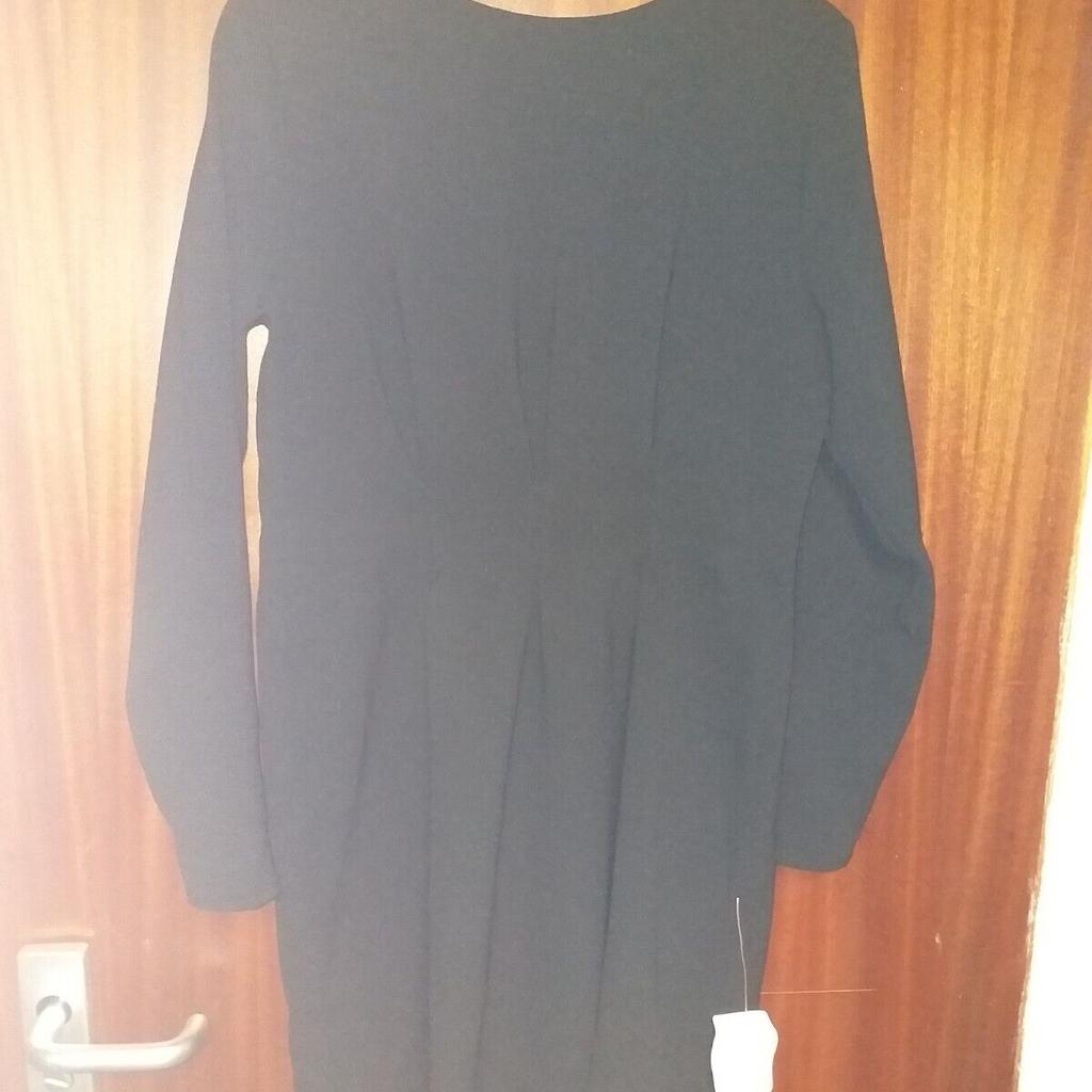 Asos Design Dress Size 12. BNWT

Brand
ASOS
Size Type
Regular
Department
Women
Size
12
Theme
Designer
Style
Fit & Flare
Dress Length
Midi
Colour
Black