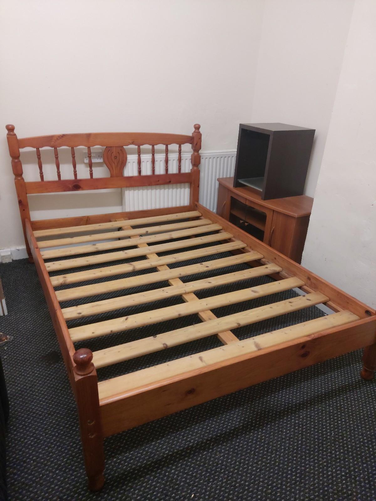 Pine Double Bed Frame in B13 Birmingham für 65,00 £ zum Verkauf Shpock DE