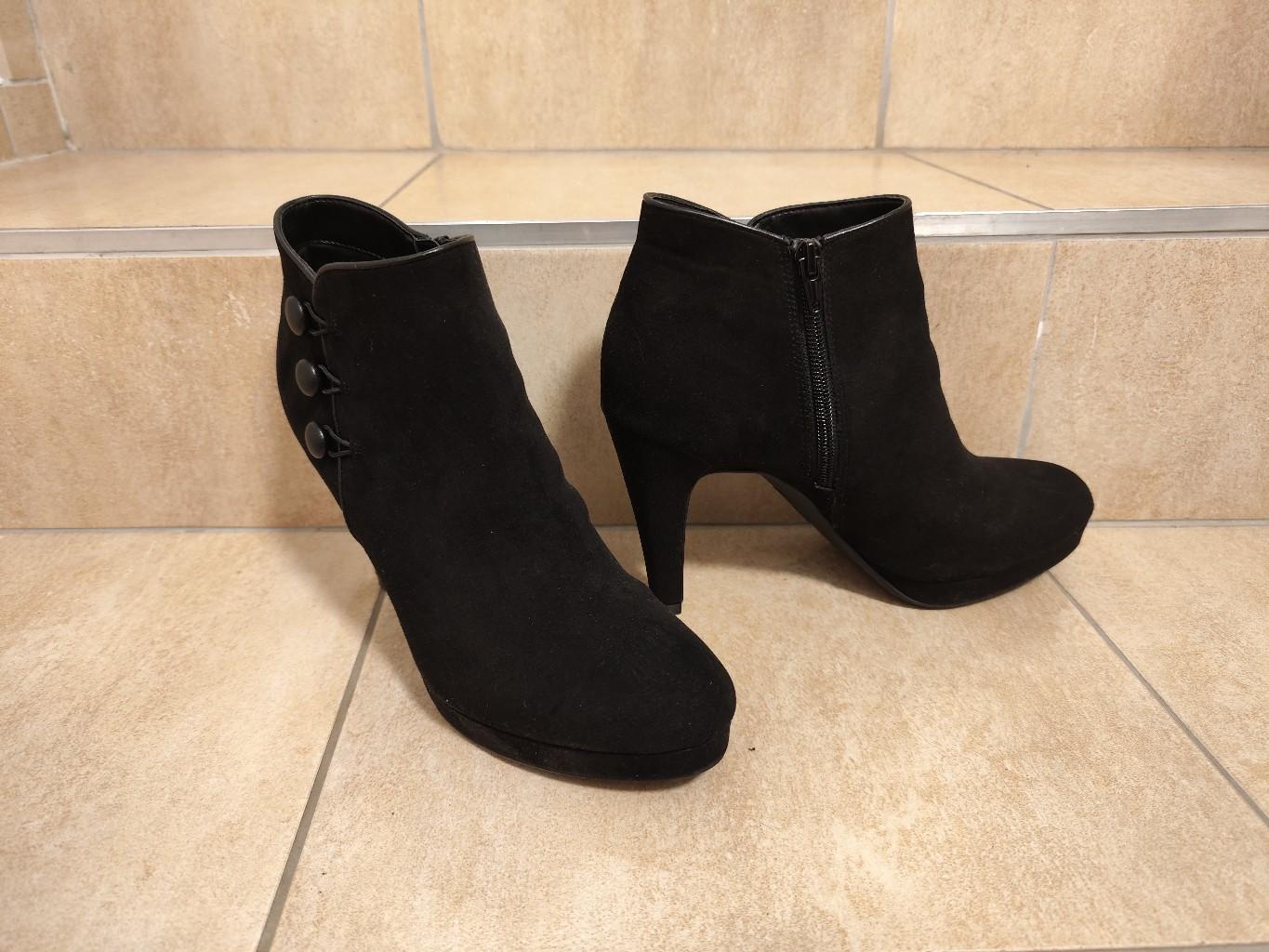 graceland high heels
