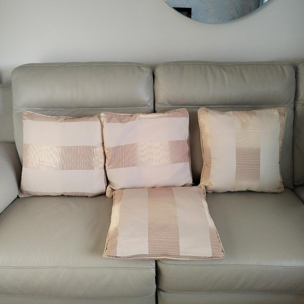 Lovely Cushions x 4 comes from pet and smoke free home.