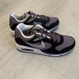 Verkaufe neue ungetragene Nike Air Max in Lila/ Schwarz. Die Größe der Schuhe ist 40.
Kann gerne versendet werden, der Käufer zahlt den Versand.
Preis ist VHB.