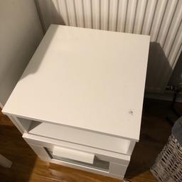 IKEA brimnes bedside table x 2
Two bedside cupboards for £20
