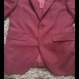 Only wore it for few hours. Its in really good condition. It's a skinny fit burgundy suit jacket and the size is 38S. I paid £90 but I'm selling it for £40