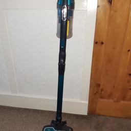 shark Anti hair wrapped duo clean cordless vacuum. Great hoover .collection only