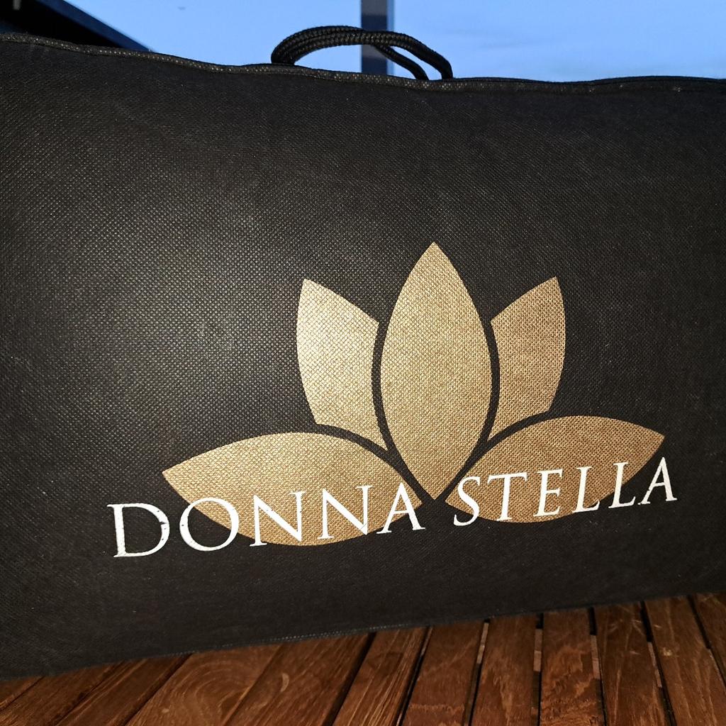 Matratzenschoner von Donna Stella,Original Vakuumverpackung, Plüsch auf einer Seite für Winter .
2x 90x200cm
Versand gegen Aufpreis möglich