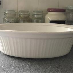 Large, ceramic, oval roasting dish, perfect for a family roast or Christmas dinner.
Measures approx; 39.5 x 25.5 x 11.5cm with 3.8L capacity.
Good used condition, no chips or cracks, just don’t need one as big as this.
Collection only from M30 area of Manchester, about 5 minutes drive from the Trafford Centre.